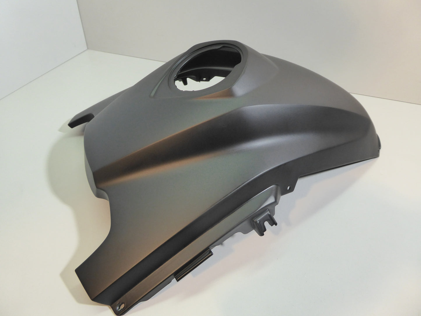 BMW R1200GS K25 Tankverkleidung mitte gebr. 46637693425 0077