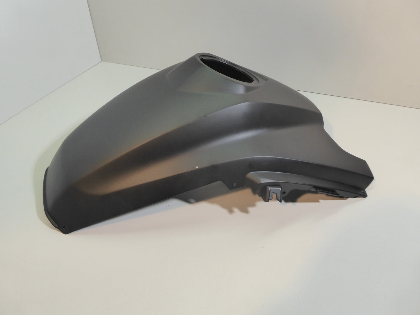 BMW R1200GS K25 Tankverkleidung mitte gebr. 46637693425 0077
