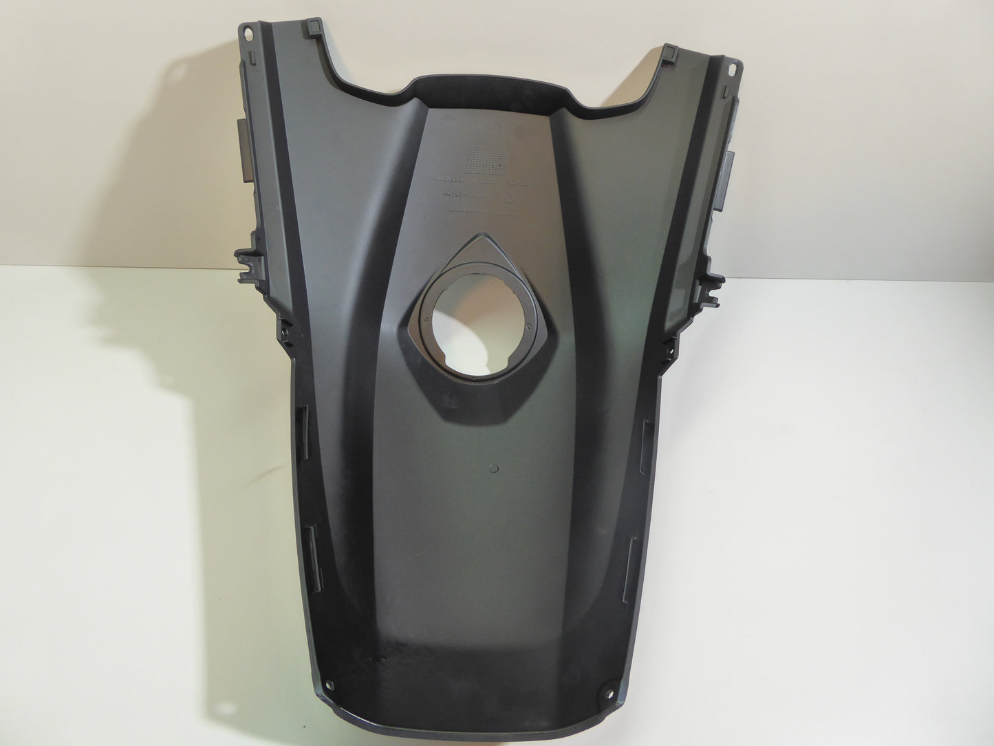BMW R1200GS K25 Tankverkleidung mitte gebr. 46637693425 0077