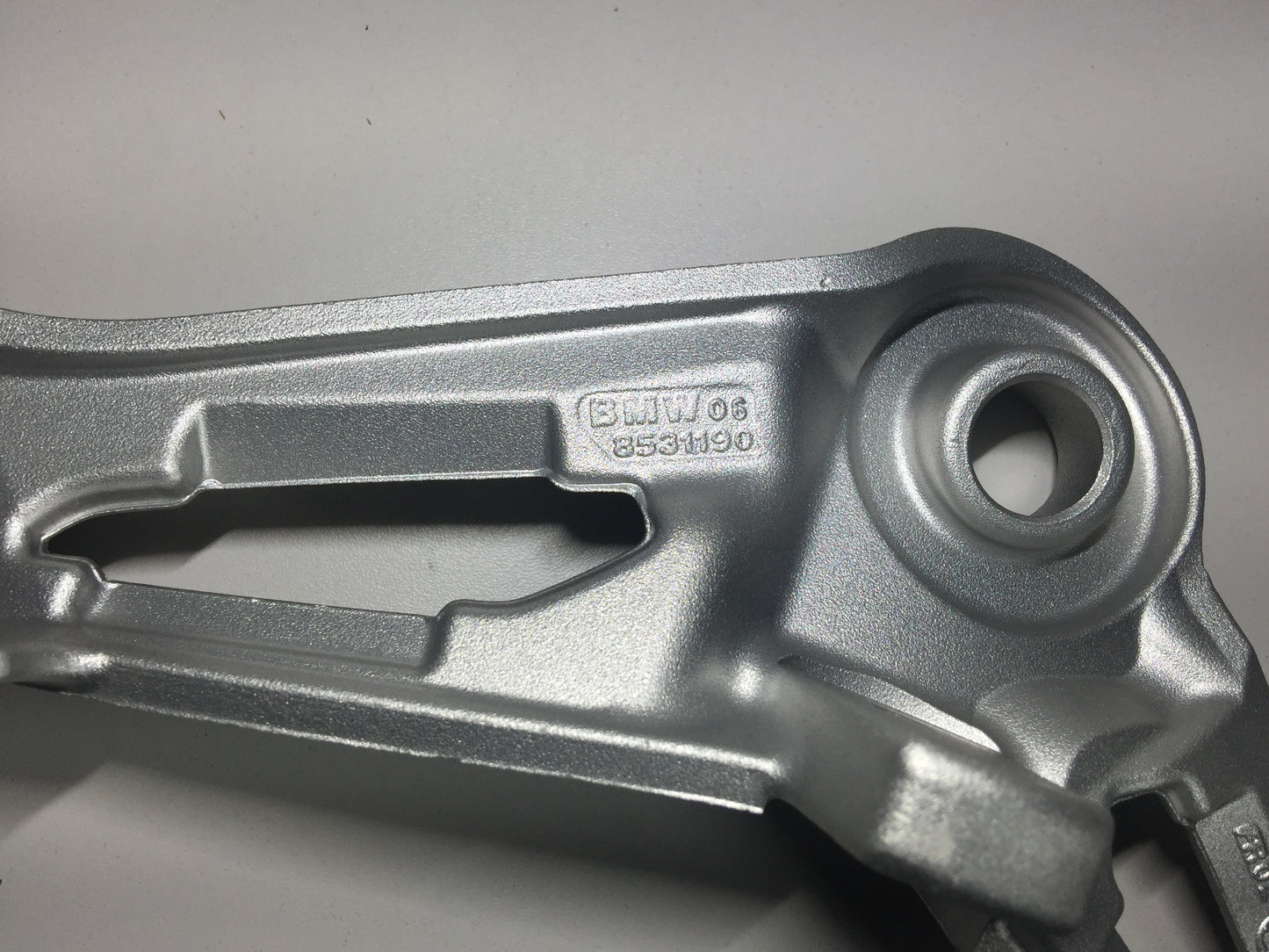 BMW RNineT Träger Fahrersitz rechts neu 46638531190
