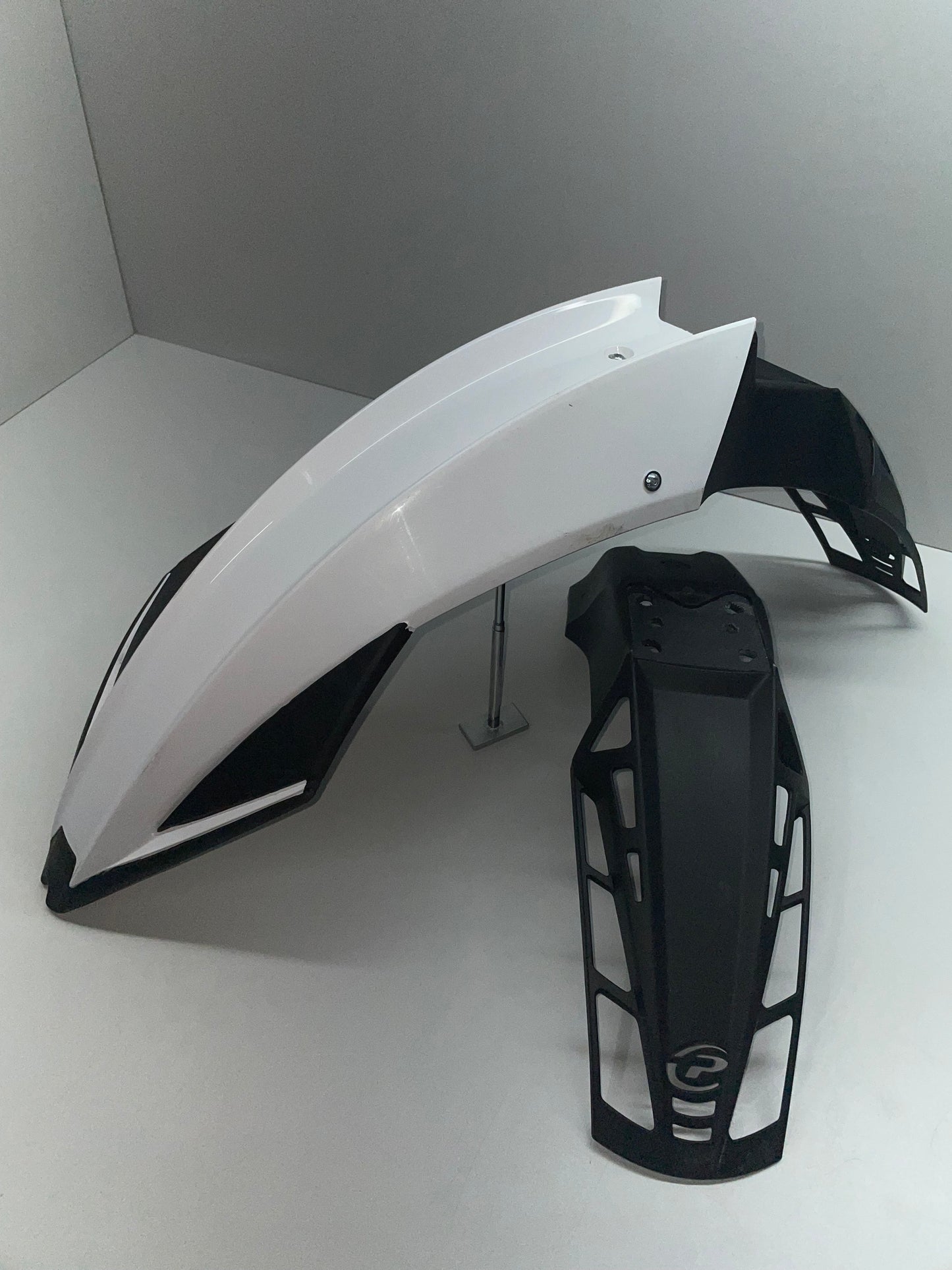 Honda Husqvarna Polisport Exura 2006 front fender white gebr 8564700004