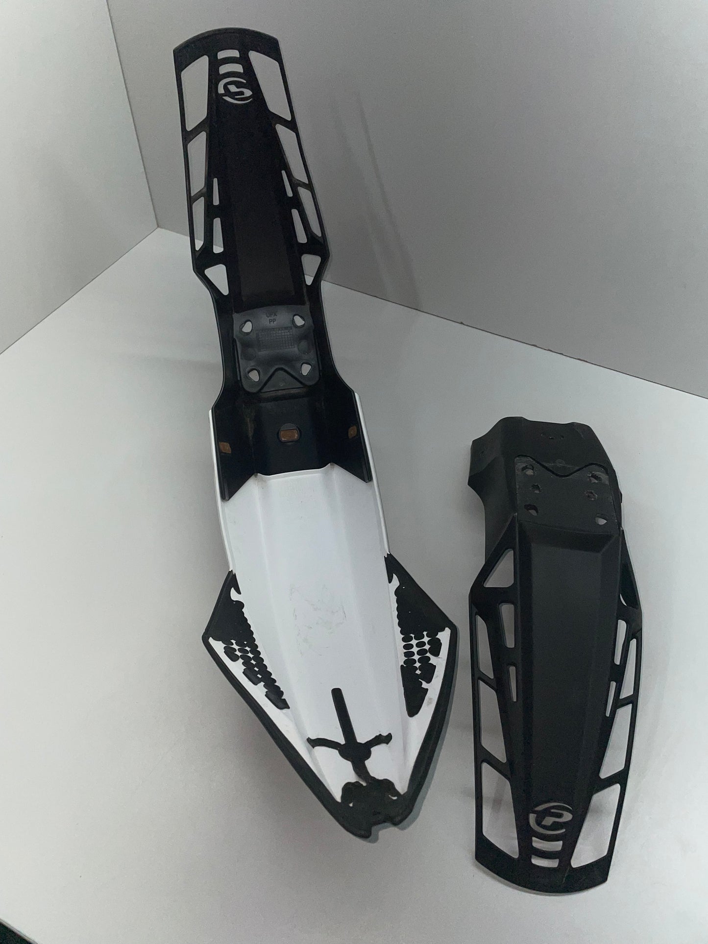 Honda Husqvarna Polisport Exura 2006 front fender white gebr 8564700004