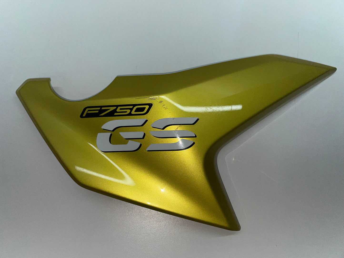 BMW F750GS Kühlerblende rechts gebr. 46638564548