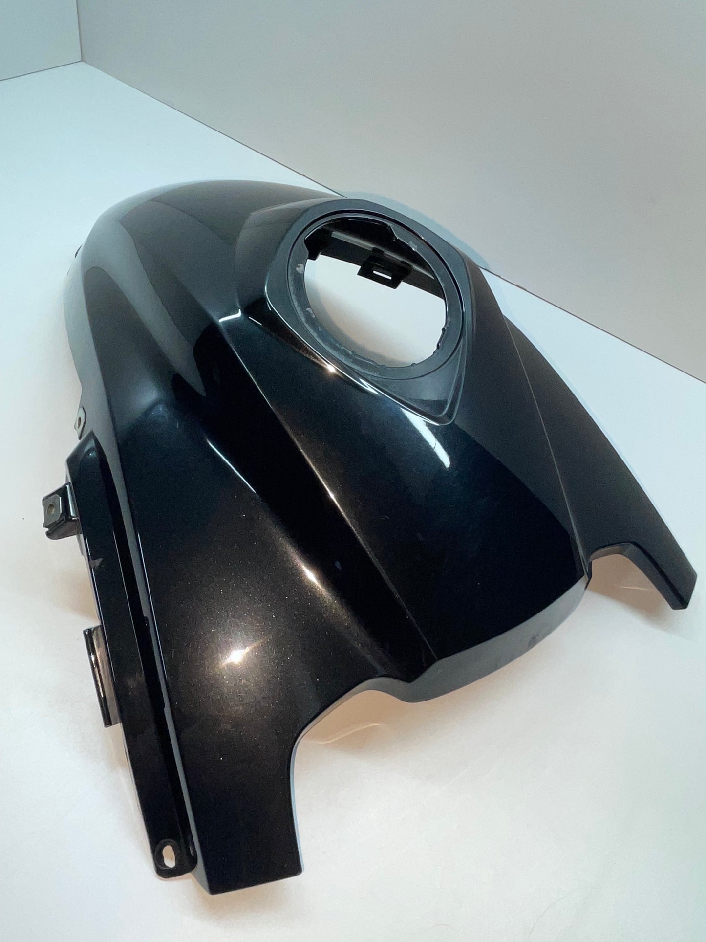 BMW R1200GS Tankabdeckung mitte saphirschwarz 46637724735