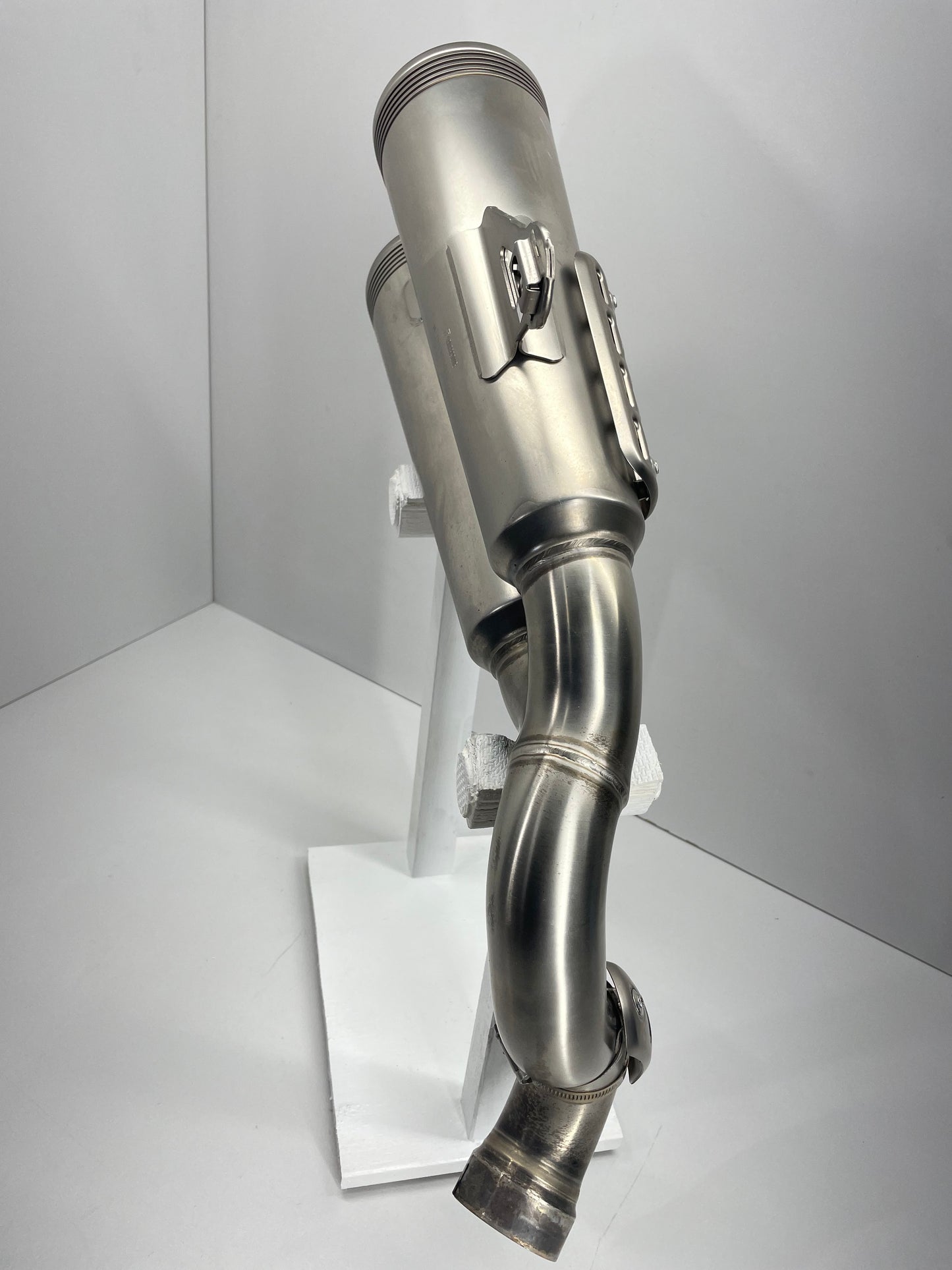 BMW RnineT K23 Heritage AKRAPOVIC Endschalldämpfer 18518561336