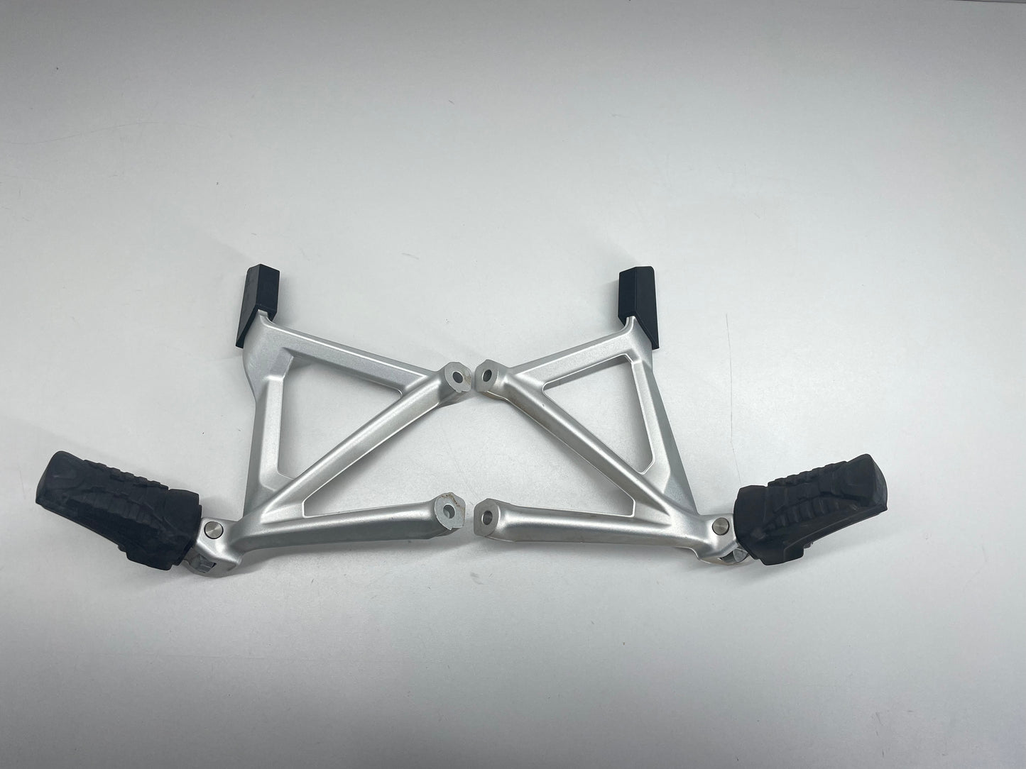 BMW R1200GS K50 K51 Satz Fussrastenhalter Vario Koffer 77428525874