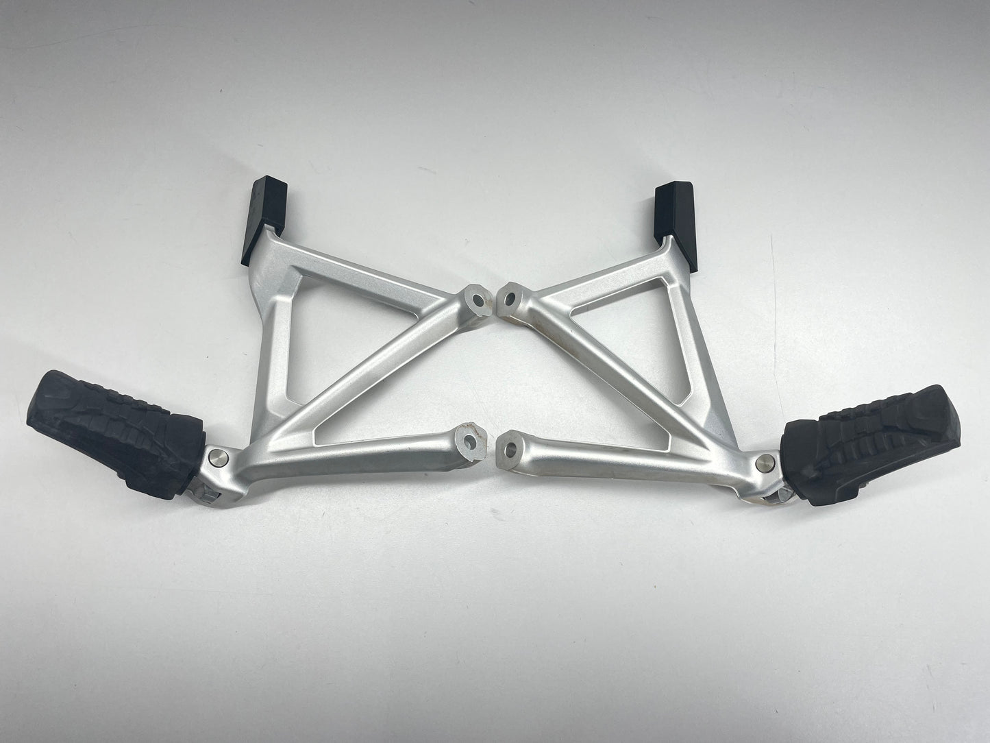 BMW R1200GS K50 K51 Satz Fussrastenhalter Vario Koffer 77428525874