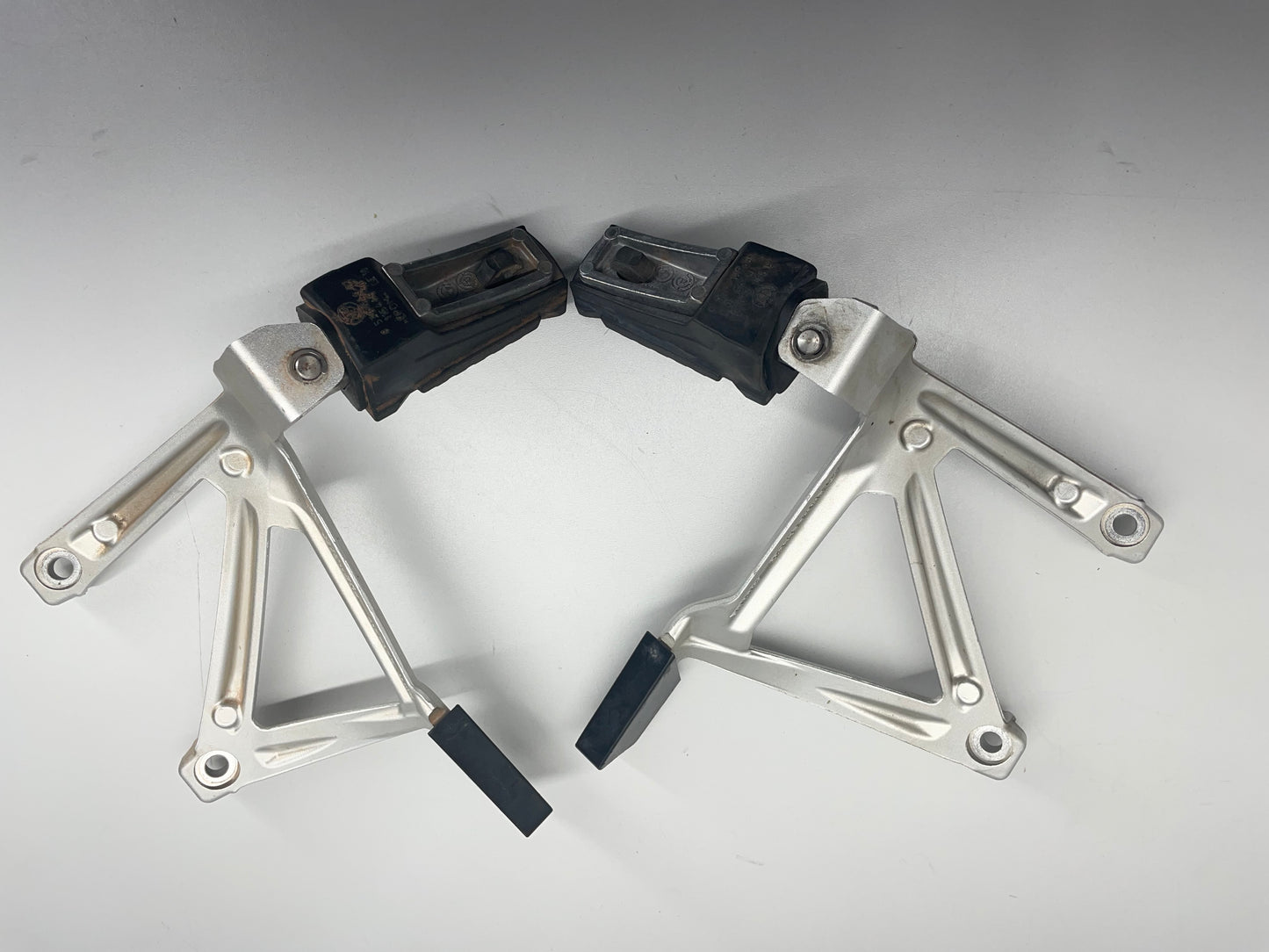 BMW R1200GS K50 K51 Satz Fussrastenhalter Vario Koffer 77428525874