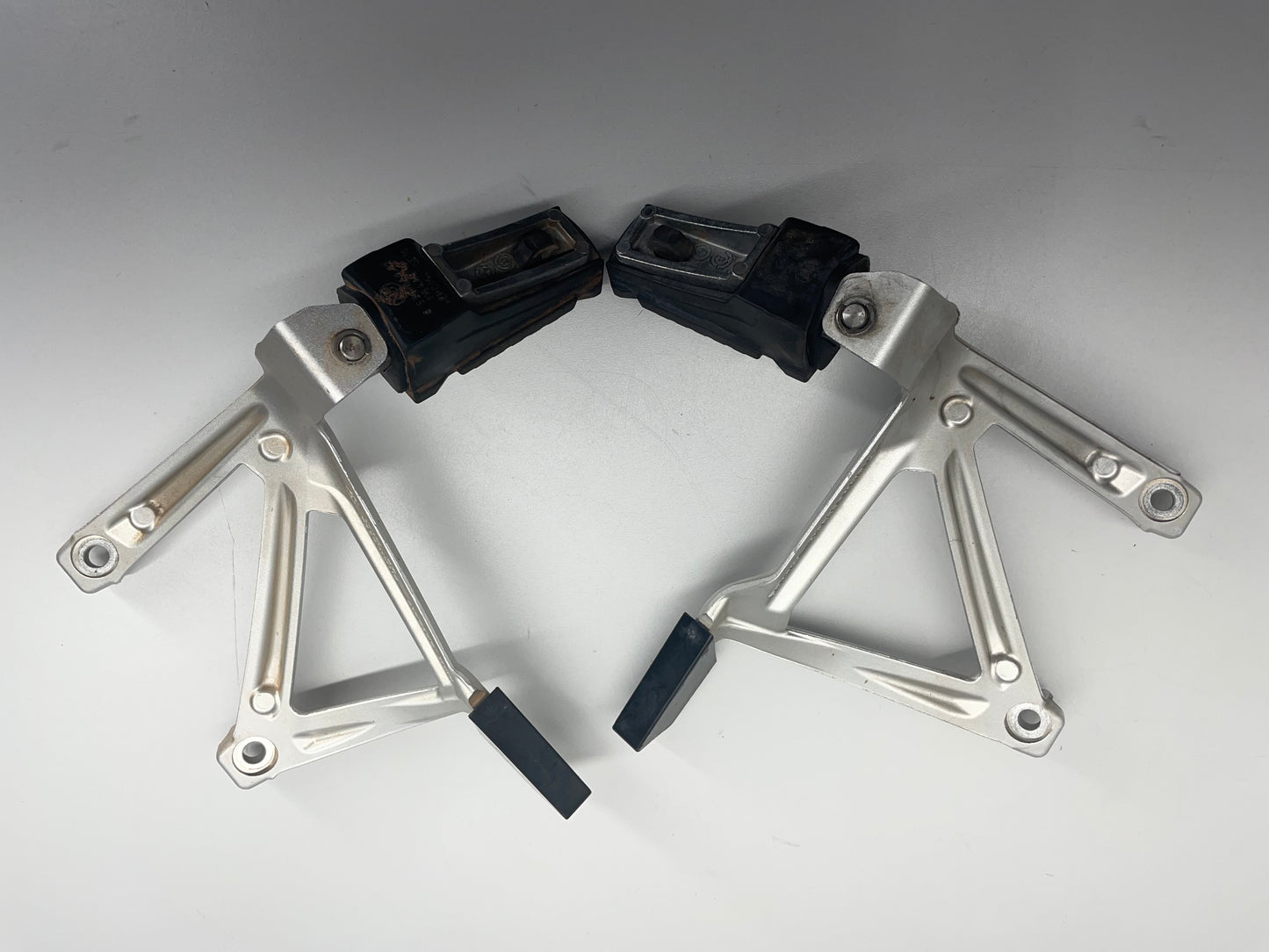 BMW R1200GS K50 K51 Satz Fussrastenhalter Vario Koffer 77428525874