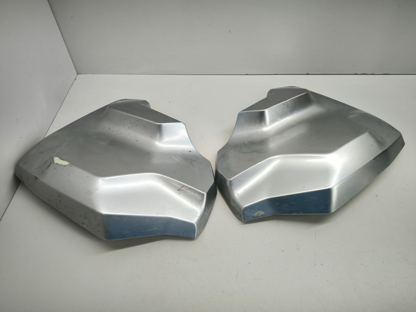 BMW R1250GS Adv. Kühlerblende links/ rechts 46638559589 / 90