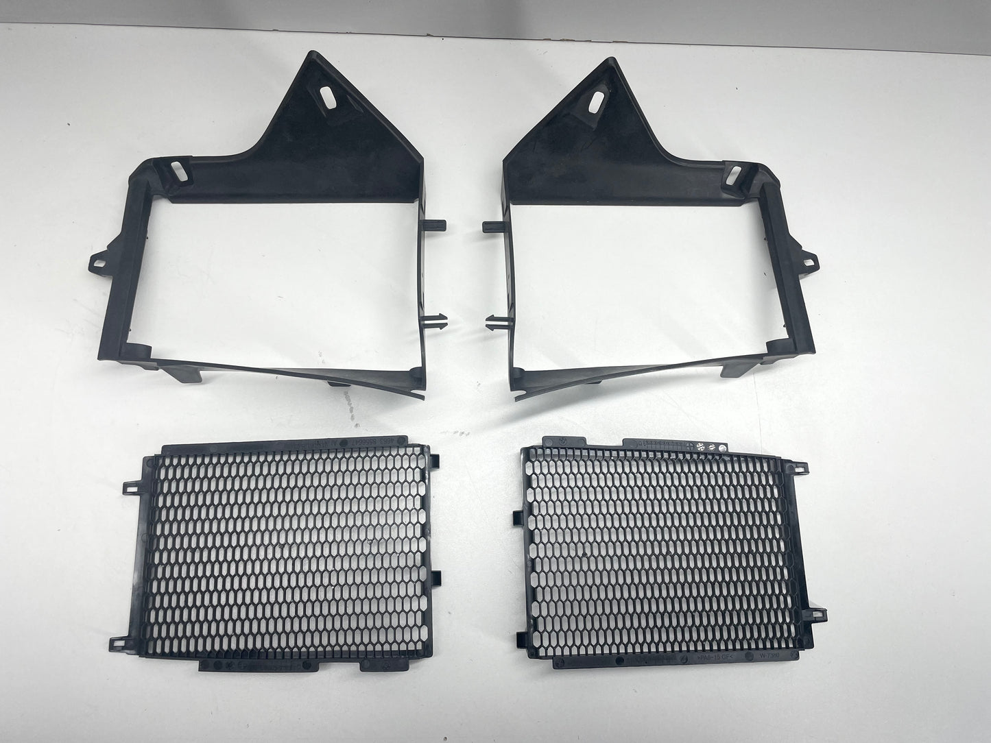 BMW R1200GS Zuluftführung Zarge Kühlerschutz links rechts Satz 46638556645