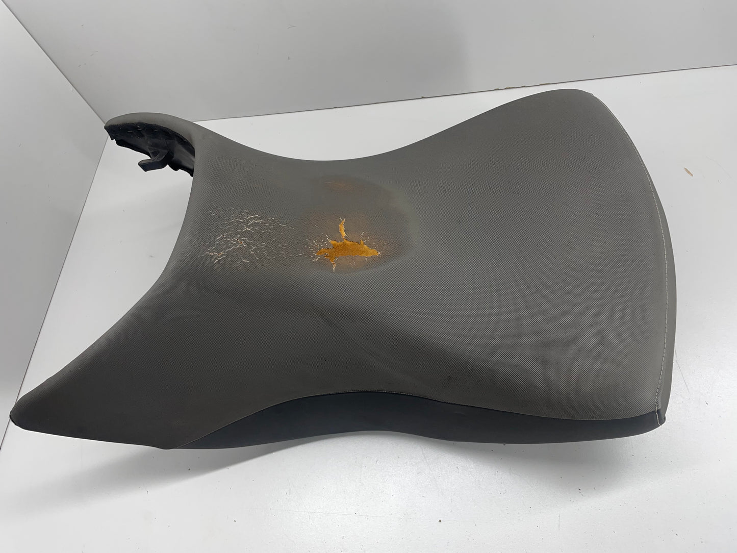 BMW R1200GS ADV K25 Sitzbank beschädigt 52537667725