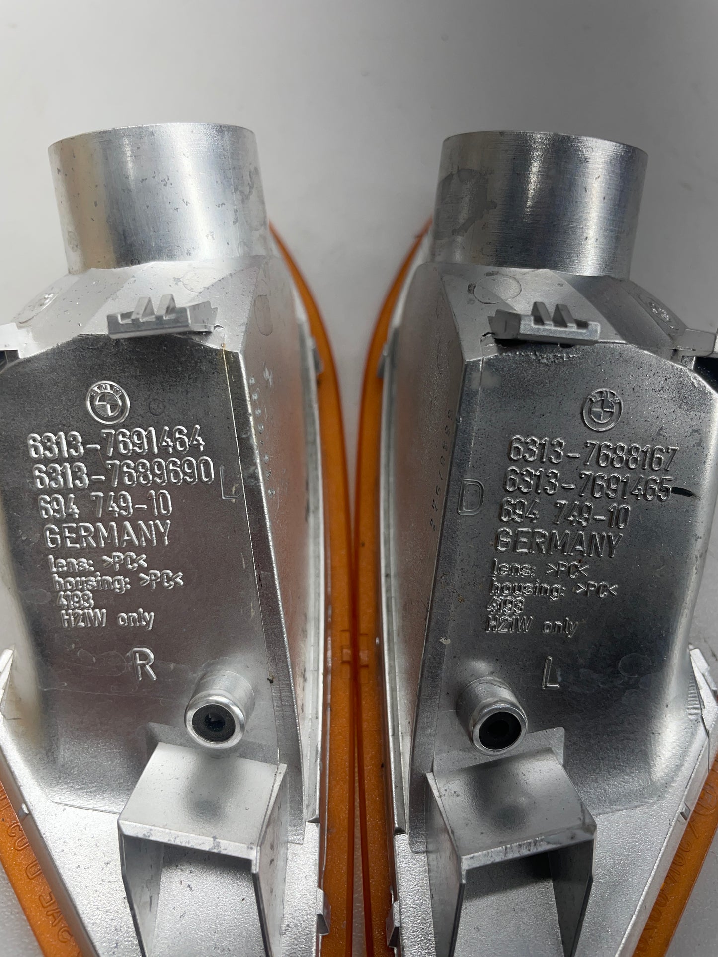BMW K1300GT K1200GT Blinkergehäuse links + rechts Lager 63137688167 / 4