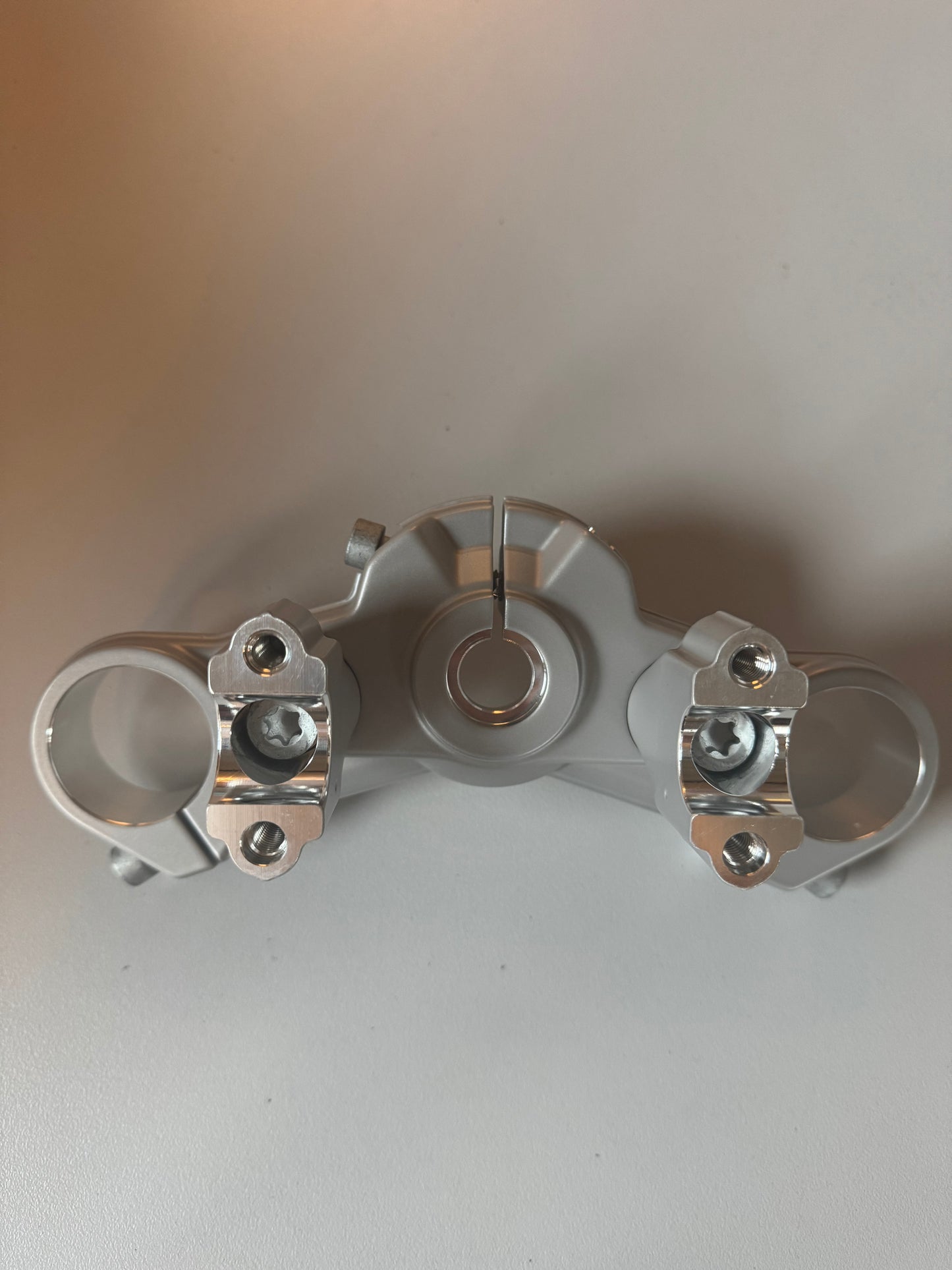 BMW F700GS obere Gabelbrücke 31427702659 Neu OVP
