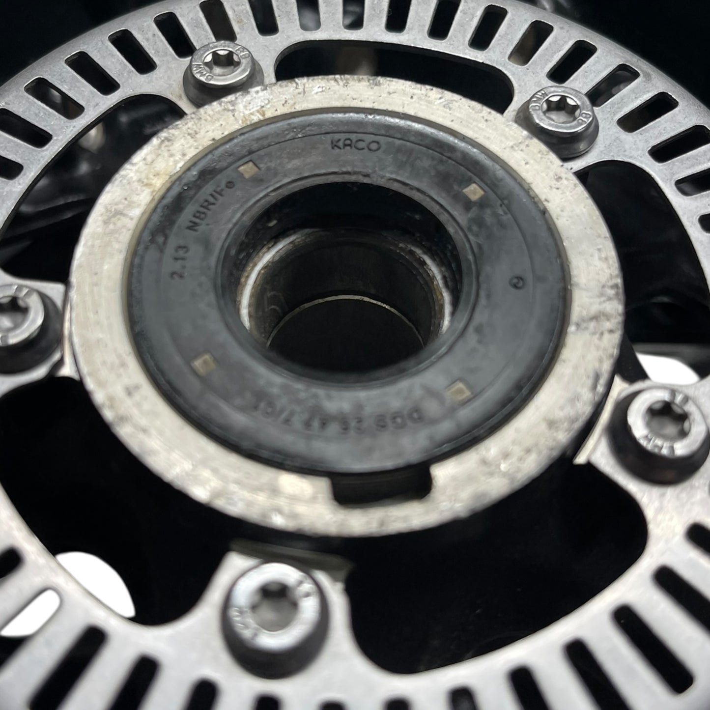 BMW R1200GS R1250GS K50 front wheel hub black 36318548034 OEM used